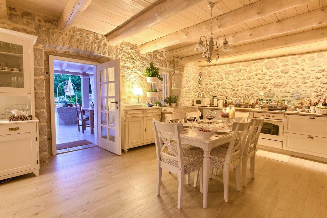 White Cottage Heritage House Cizici Ngoại thất bức ảnh